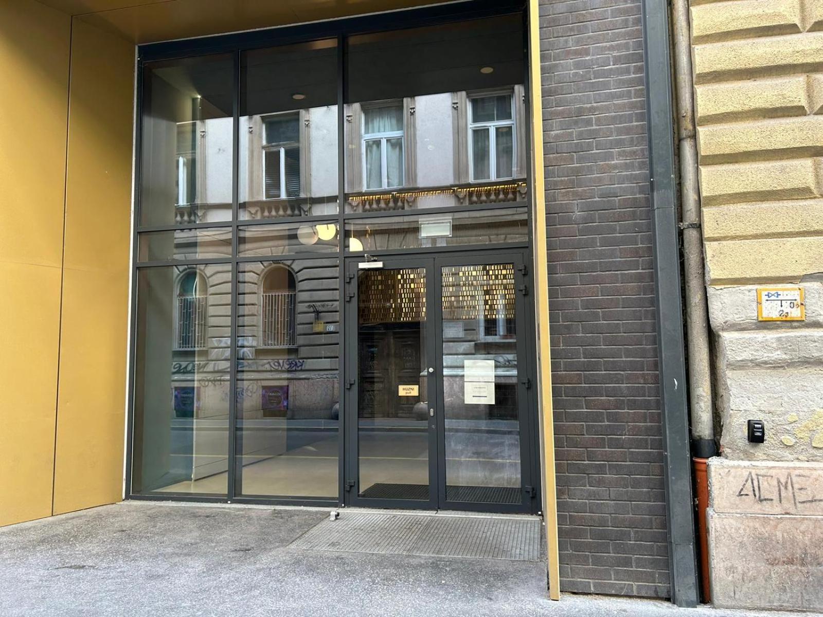Comfort Court Apartment - Free Parking, Balcony Budapest Extérieur photo